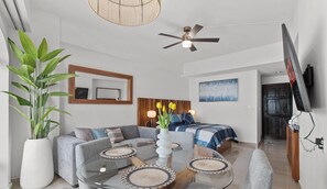Alcove & Social Area