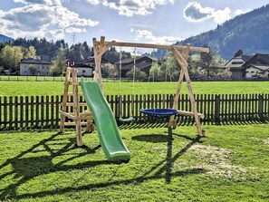 Gras, Hügel, Rasen, Gebirge, Spielmittel, Garten, Freizeit, Wiese, Spielplatz Rutsche, Park