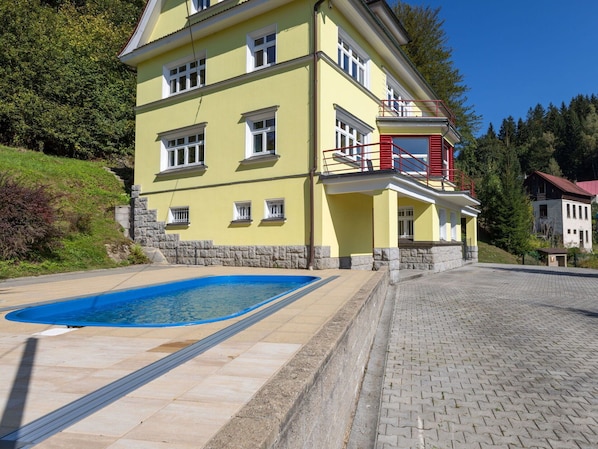 Propriété, Fenêtre, Plante, Bâtiment, Arbre, Architecture, L'Eau, Design Urbain, Ciel, Loisir