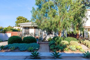Located in a peaceful neighborhood minutes to the Pacific Ocean