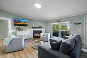 kozy-retreat-at-the-lake-4