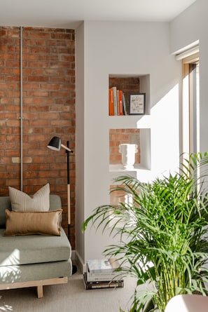Living Room / Lounge
