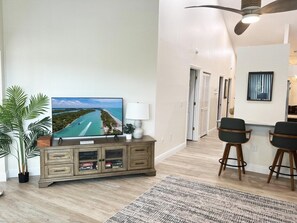 Sandpiper Cove 2 bed/2ba Bayside Condo GCV1-042 (220)