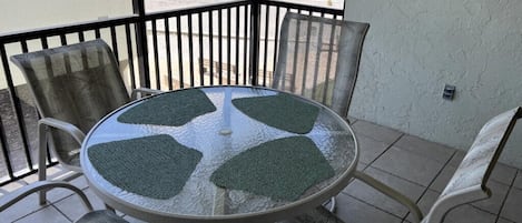 La Coquina 2BR – Beachfront w/ Pool & Views (538)