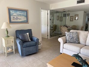 La Coquina 2 bed/2ba Gulfside Condo GCV1-038 (524)