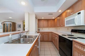 Relaxed Gulfside Living - Ground-Floor Tamarind (658)