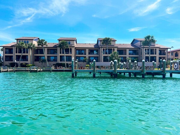 El Galeon 3BR – Bay Views, Beach, Boat Dock (3387)