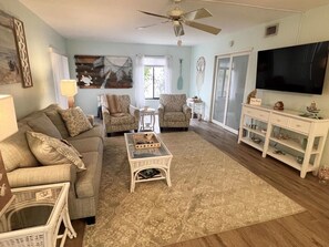Tamarind 2bed/2ba Bayside Condo GCV1-001 (728)