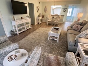 Tamarind 2bed/2ba Bayside Condo GCV1-001 (729)