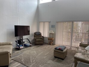 Tamarind 2 bed/2ba Bayside Condo GCV1-011 (772)