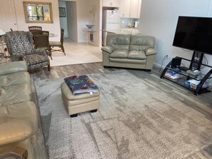 Tamarind 2 bed/2ba Bayside Condo GCV1-011 (779)