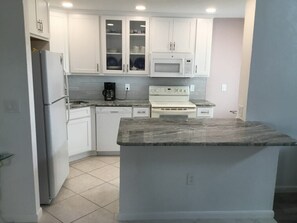 Tamarind 2 bed/2ba Bayside Condo GCV1-011 (766)