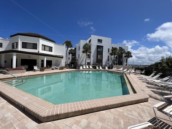 Bayside 2BR - Gulf Views & Sun Deck at Tamarind (2443)
