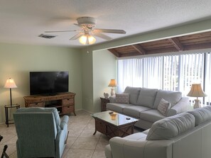 Tamarind 2 bed/1ba Bayside Condo GCV1-019 (2473)
