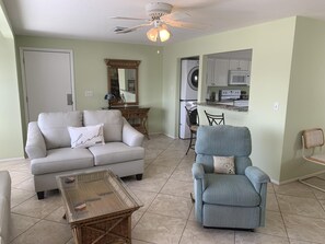 Tamarind 2 bed/1ba Bayside Condo GCV1-019 (2472)