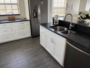 Palms 3bed/2.5ba Gulf Front Condo GCV1-040 (342)