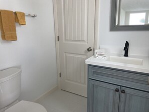 Tamarind Bayside Loft Condo GCV1-015 (788)