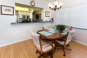 Hibiscus Pointe 2 bed/2ba Waterview Condo GCV3-006 (175)