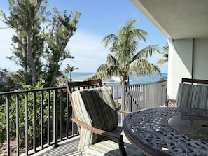 The Palms – 3BR Condo with Balcony & Pool (3377)