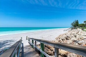 Tamarind 2 bed/2ba Bayside Condo GCV1-009 (813)