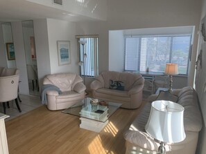 Tamarind 2 bed/2ba Bayside Loft Condo GCV1-016 (2341)