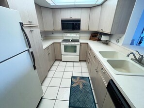 Tamarind 2 bed/2ba Bayside Loft Condo GCV1-016 (737)