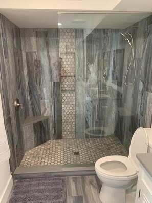 Fantasy Island Condo - Bay Views - Pool - Garage (489)