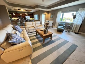 Sunrise Pointe 2 bed/2ba Bayside Condo GCV1-044 (474)