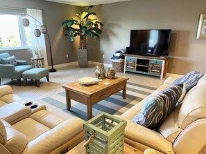 Sunrise Pointe 2 bed/2ba Bayside Condo GCV1-044 (476)