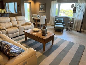 Sunrise Pointe 2 bed/2ba Bayside Condo GCV1-044 (475)