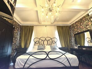 Skyline views, 200x220 royal bed, premium mattress, goose feather pillows
