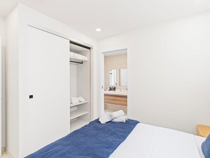 Closet of bedroom 1