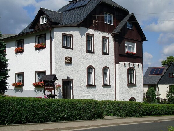 Ferienwohnung "Haus Waldeck"