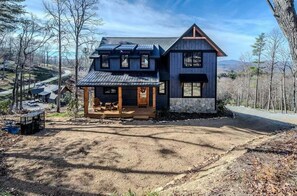 Welcome to The Boozy Bear Lodge!