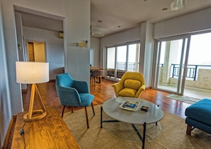 Originally two separate units, combined into one magnificent vacation experience