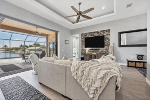 Gorgeous Port Charlotte/Punta Gorda waterfront home with private pool &amp; spa