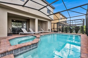 Spa/Pool (Angle)