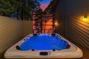 Gorgeous Sunset views from your private Hot Tub