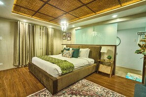 Master's bedroom with 1 king bed, located at ground floor