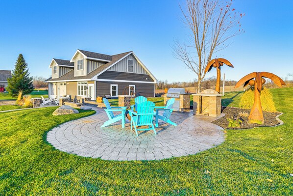 Dent Vacation Rental | 2BR | 1.5BA | 2,500 Sq Ft | Step-Free Entry