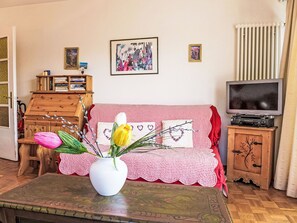 Fleur, Meubles, Propriété, Cadre, Table, Plante, Bâtiment, Vase, Violet, Salon
