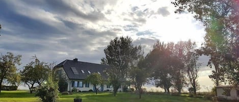 Enceinte de lâhĂ©bergement