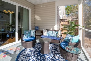 Indoor Outdoor Living Screen Porch