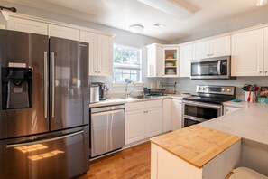 Updated Kitchen fully equipped for meals at home