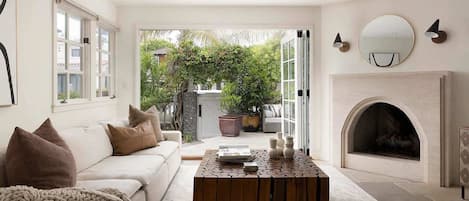 Cozy and luxurious living space