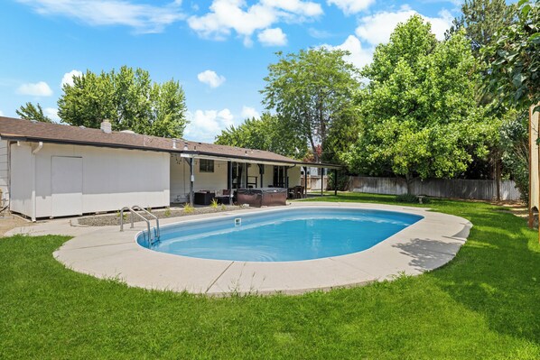 Pool (Now Open)