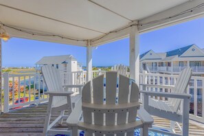 The furnished deck is the perfect spot to soak up the coastal beauty and Outer Banks sunshine.