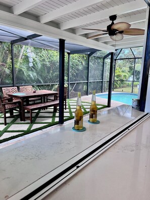 Outdoor dining