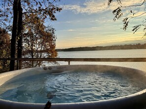 Hot tub | Lake Views | Easy lift cover