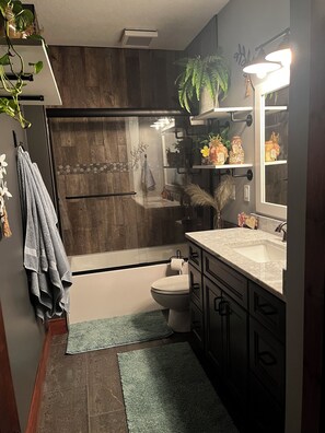BEAUTIFUL bathroom! 